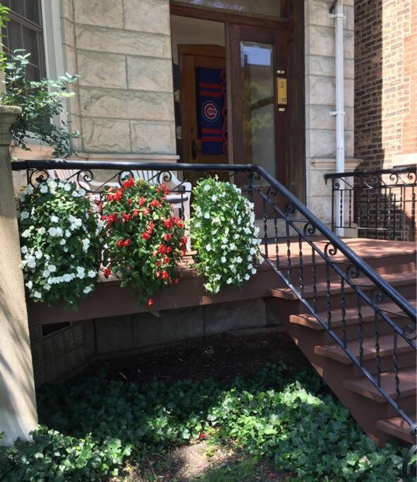 The Wrigleyville Vip-200 Steps From Wrigley Field Chicago Bagian luar foto