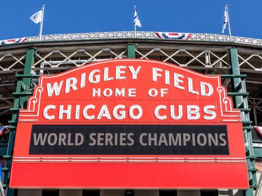 The Wrigleyville Vip-200 Steps From Wrigley Field Chicago Bagian luar foto